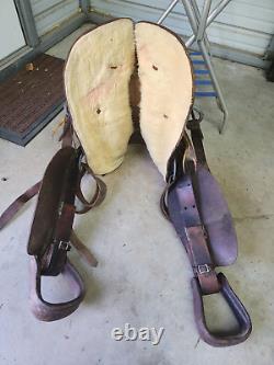 Used 15 Brown Color Roping Saddle with Bear trap Pommel Made in the USA