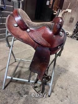 Used 15 The Rider Western barrel saddle