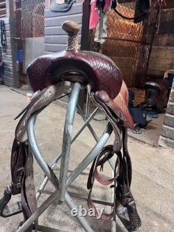 Used 15 The Rider Western barrel saddle