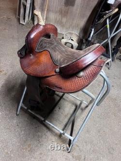 Used 15 The Rider Western barrel saddle