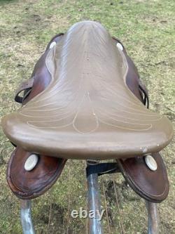 Used 16 Buena Vista gaited horse plantation saddle withWestern rigging