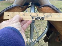 Used 16 Buena Vista gaited horse plantation saddle withWestern rigging