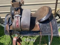 Used 17 Royal King Western barrel saddle tooled dark oil withroughout fenders