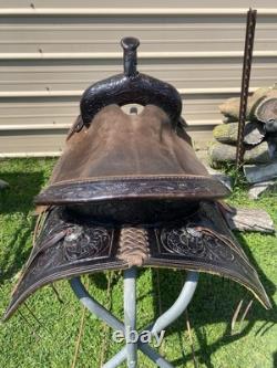 Used 17 Royal King Western barrel saddle tooled dark oil withroughout fenders