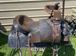Used 17 Royal King Western barrel saddle tooled dark oil withroughout fenders
