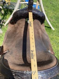 Used 17 Royal King Western barrel saddle tooled dark oil withroughout fenders
