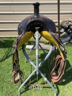 Used 17 Royal King Western barrel saddle tooled dark oil withroughout fenders
