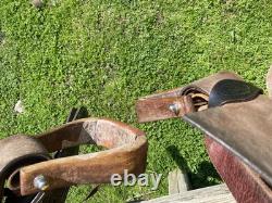 Used 17 Royal King Western barrel saddle tooled dark oil withroughout fenders