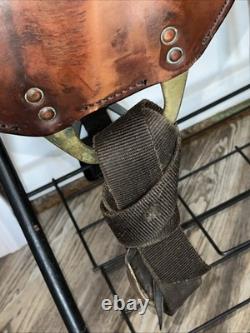 Used Crates Trail Western Endurance saddle Great condition! 17 Seat, 22 Lbs