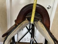 Used Crates Trail Western Endurance saddle Great condition! 17 Seat, 22 Lbs