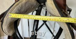 Used Crates Trail Western Endurance saddle Great condition! 17 Seat, 22 Lbs