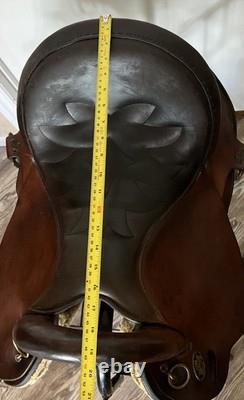 Used Crates Trail Western Endurance saddle Great condition! 17 Seat, 22 Lbs