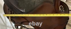 Used Crates Trail Western Endurance saddle Great condition! 17 Seat, 22 Lbs