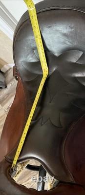 Used Crates Trail Western Endurance saddle Great condition! 17 Seat, 22 Lbs