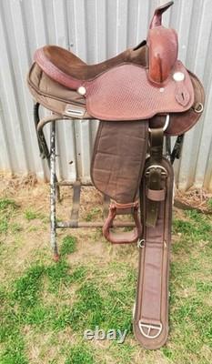 Used Synthetic 16 inch western horse saddles