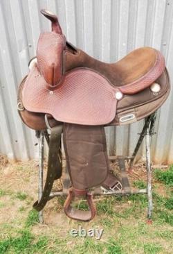 Used Synthetic 16 inch western horse saddles