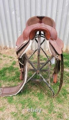 Used Synthetic 16 inch western horse saddles