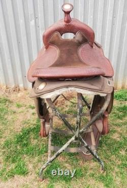 Used Synthetic 16 inch western horse saddles