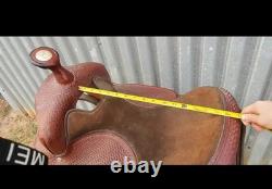 Used Synthetic 16 inch western horse saddles