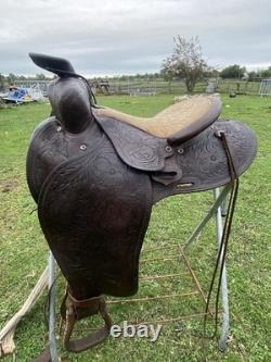 Used/Vintage 14.5 Balanced Ride Western saddle withwide fenders