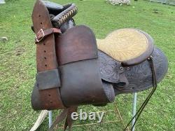 Used/Vintage 14.5 Balanced Ride Western saddle withwide fenders