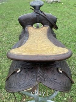 Used/Vintage 14.5 Balanced Ride Western saddle withwide fenders