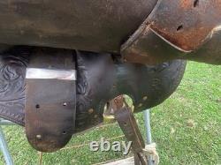 Used/Vintage 14.5 Balanced Ride Western saddle withwide fenders