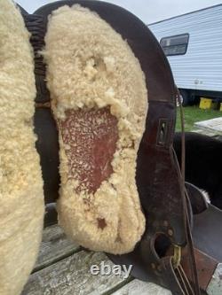 Used/Vintage 14.5 Balanced Ride Western saddle withwide fenders