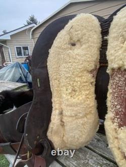 Used/Vintage 14.5 Balanced Ride Western saddle withwide fenders