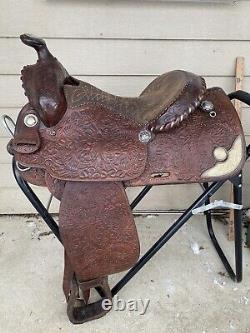 Used / Vintage 15 Longhorn Western show saddle US made