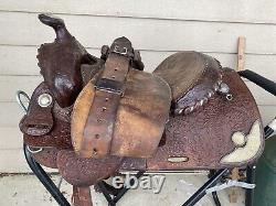 Used / Vintage 15 Longhorn Western show saddle US made