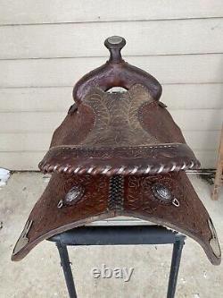 Used / Vintage 15 Longhorn Western show saddle US made