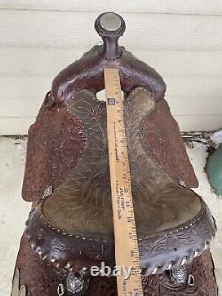 Used / Vintage 15 Longhorn Western show saddle US made