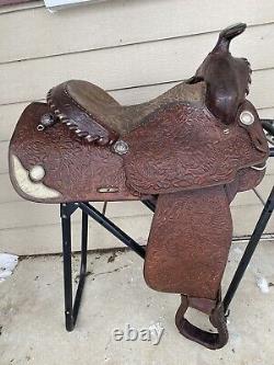 Used / Vintage 15 Longhorn Western show saddle US made