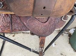 Used / Vintage 15 Longhorn Western show saddle US made