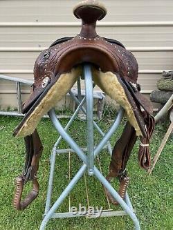 Used/Vintage 15 TexTan tooled/buckstitched Western show saddle withsilver