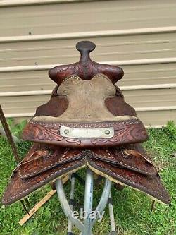 Used/Vintage 16 tooled leather TexTan Western saddle