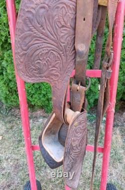 Used Western Saddle Smaller Rider SEE PICTURES/ DESCRIPTION
