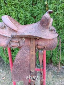 Used Western Saddle Smaller Rider SEE PICTURES/ DESCRIPTION