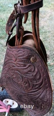 Used Western Saddle Smaller Rider SEE PICTURES/ DESCRIPTION