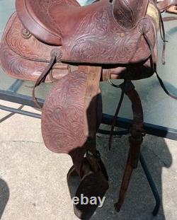 Used Western Saddle Smaller Rider SEE PICTURES/ DESCRIPTION