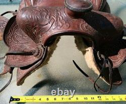 Used Western Saddle Smaller Rider SEE PICTURES/ DESCRIPTION