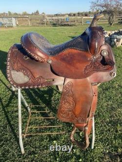 Used /vintage 15 Circle Y silver laced /tooled Western reining saddle US made