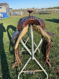 Used /vintage 15 Circle Y silver laced /tooled Western reining saddle US made Used /vintage 15 Circle Y silver laced /tooled Western reining saddle US made