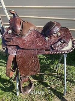 Used/vintage 15 Dallas Classic Western show saddle US made