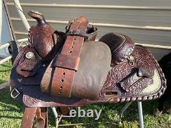 Used/vintage 15 Dallas Classic Western show saddle US made