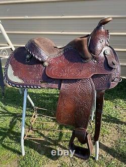 Used/vintage 15 Dallas Classic Western show saddle US made