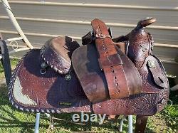 Used/vintage 15 Dallas Classic Western show saddle US made