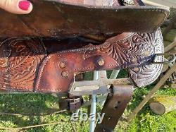 Used/vintage 15 Dallas Classic Western show saddle US made