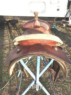 Used / vintage 16.5 Billy Cook Western reining saddle US made